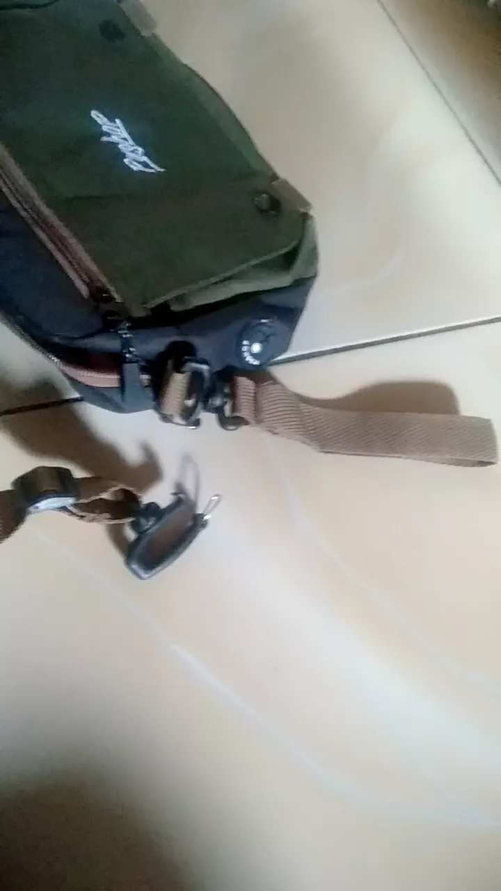 1. Tas Selempang Slingbag Casual Razo Pushop - Foto ulasan pembeli