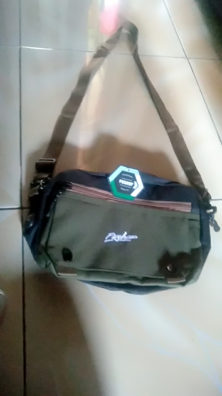 1. Tas Selempang Slingbag Casual Razo Pushop - Foto ulasan pembeli