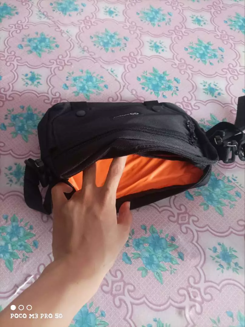 1. Tas Selempang Slingbag Casual Razo Pushop - Foto ulasan pembeli