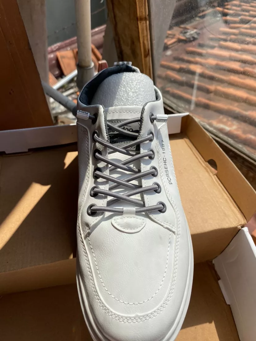 1. Leedoo Sepatu Pria Formal Sneakers Original Muda Kekinian Tali Hitam Kulit Sepatu Shoes Putih MC421 - Foto ulasan pembeli