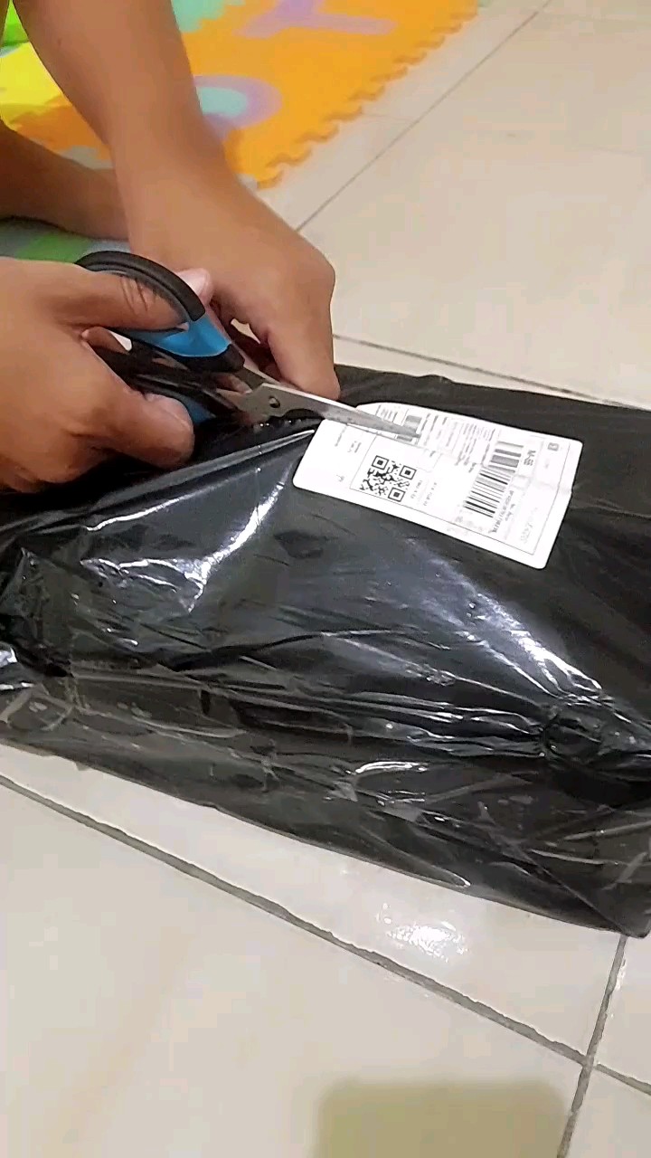 1. Leedoo Sepatu Pria Formal Sneakers Original Muda Kekinian Tali Hitam Kulit Sepatu Shoes Putih MC421 - Foto ulasan pembeli