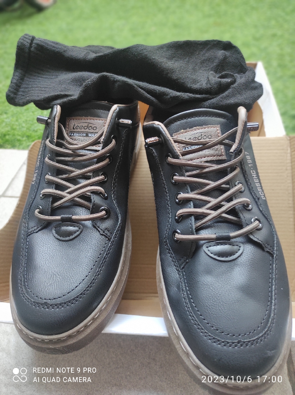 1. Leedoo Sepatu Pria Formal Sneakers Original Muda Kekinian Tali Hitam Kulit Sepatu Shoes Putih MC421 - Foto ulasan pembeli