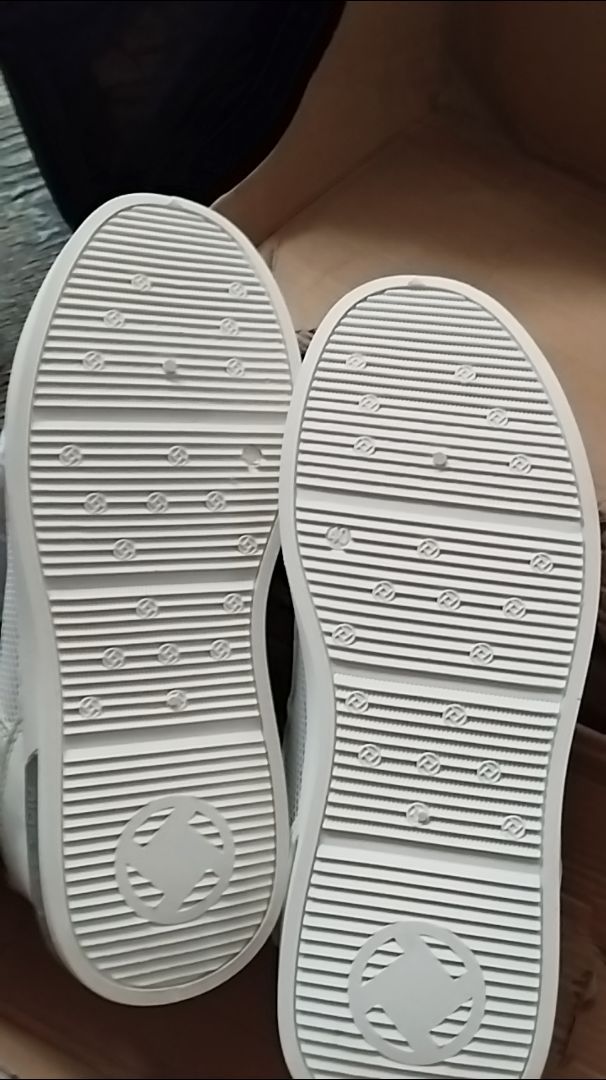 1. Leedoo Sepatu Pria Formal Sneakers Original Muda Kekinian Tali Hitam Kulit Sepatu Shoes Putih MC421 - Foto ulasan pembeli