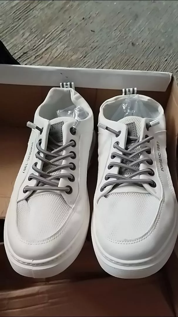 1. Leedoo Sepatu Pria Formal Sneakers Original Muda Kekinian Tali Hitam Kulit Sepatu Shoes Putih MC421 - Foto ulasan pembeli