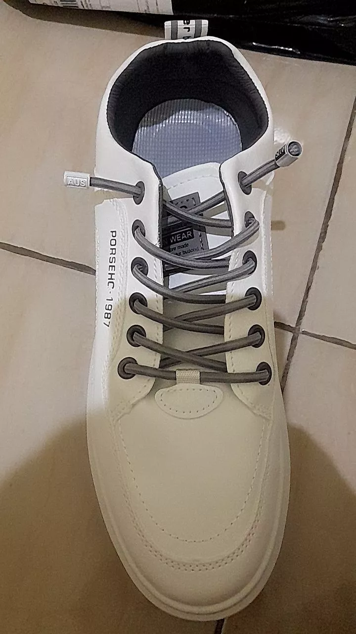 1. Leedoo Sepatu Pria Formal Sneakers Original Muda Kekinian Tali Hitam Kulit Sepatu Shoes Putih MC421 - Foto ulasan pembeli