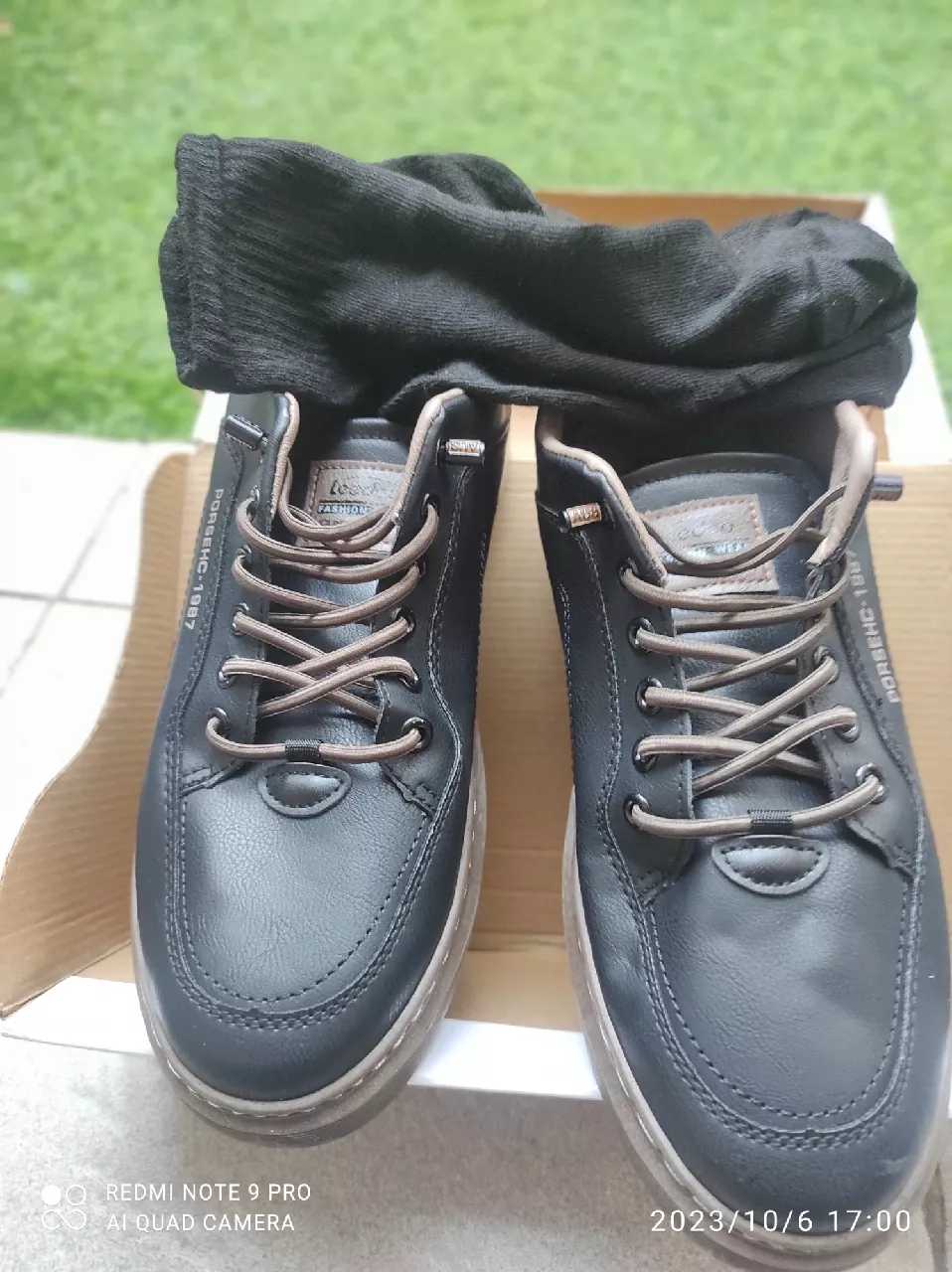 1. Leedoo Sepatu Pria Formal Sneakers Original Muda Kekinian Tali Hitam Kulit Sepatu Shoes Putih MC421 - Foto ulasan pembeli