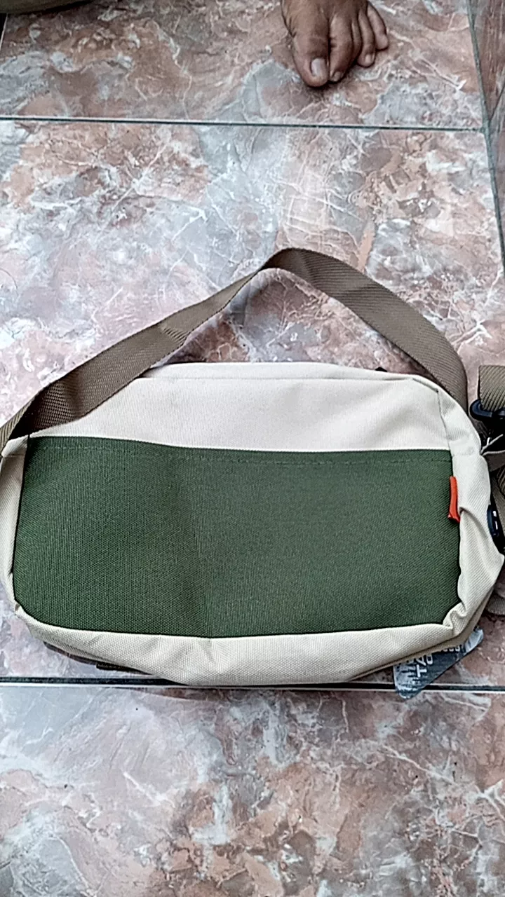 10. Tas Selempang Slingbag Casual Zora Tapax Cordura Unisex - Foto ulasan pembeli