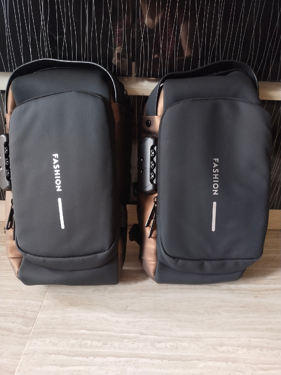 2. CIVETO TS207 Tas Selempang Pria USB Fashion Waterproof Men Chest Sling Bag - Foto ulasan pembeli