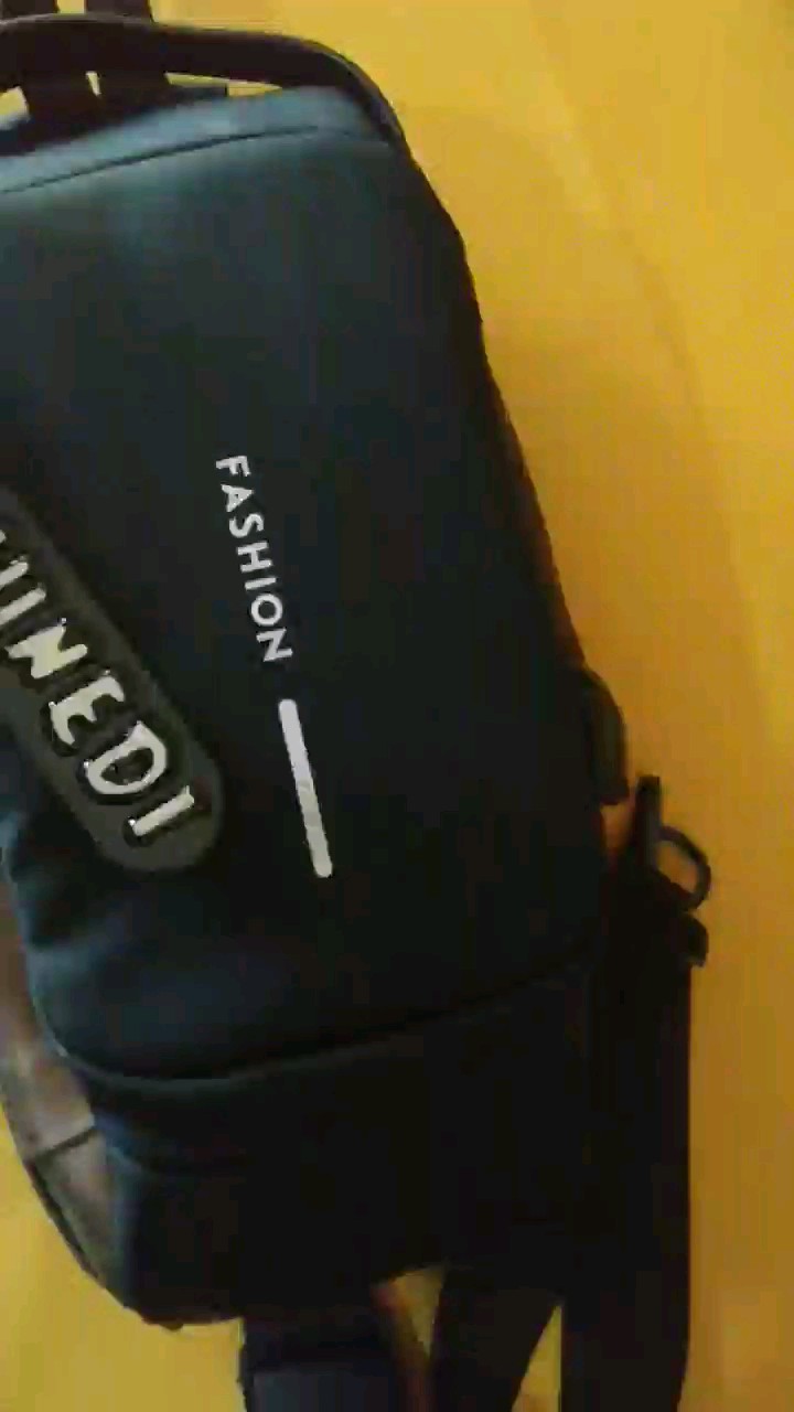 2. CIVETO TS207 Tas Selempang Pria USB Fashion Waterproof Men Chest Sling Bag - Foto ulasan pembeli