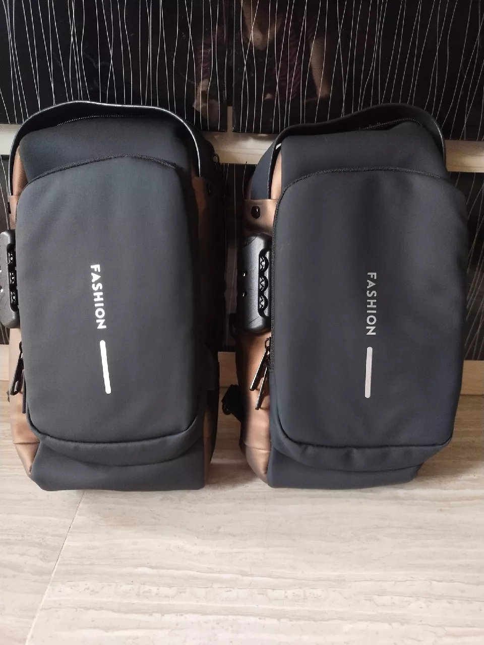 2. CIVETO TS207 Tas Selempang Pria USB Fashion Waterproof Men Chest Sling Bag - Foto ulasan pembeli