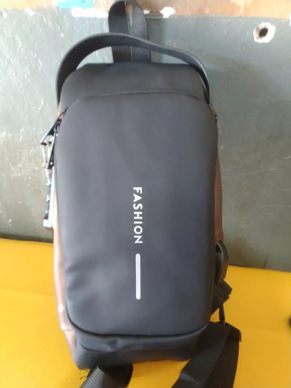 2. CIVETO TS207 Tas Selempang Pria USB Fashion Waterproof Men Chest Sling Bag - Foto ulasan pembeli