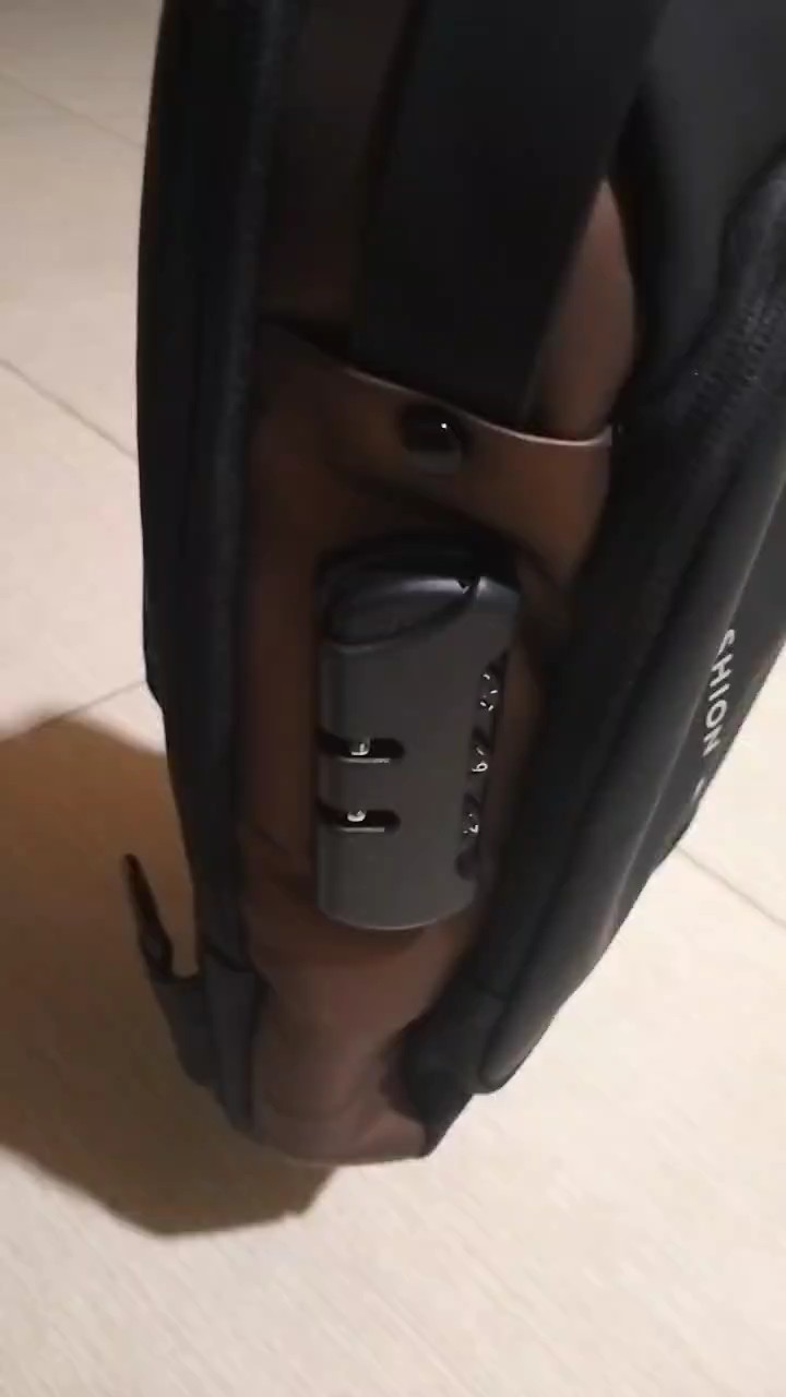 2. CIVETO TS207 Tas Selempang Pria USB Fashion Waterproof Men Chest Sling Bag - Foto ulasan pembeli
