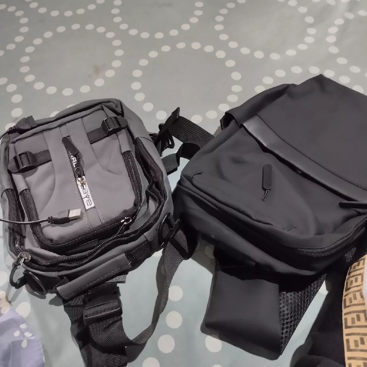 5. Freeknight Tas Selempang Pria Tas Slempang Bahu Pria Wanita Ringan Anti Air Sling Bag Travel Pouch Hitam TS610 - Foto ulasan pembeli