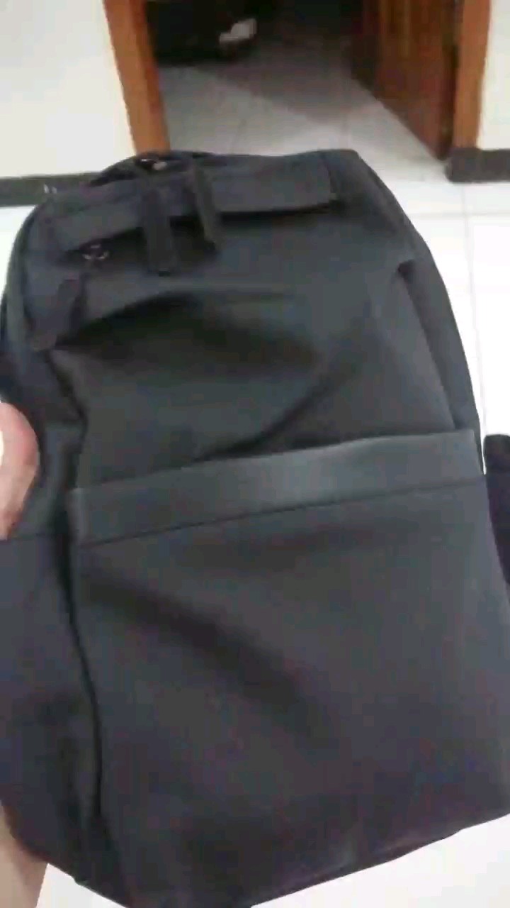 5. Freeknight Tas Selempang Pria Tas Slempang Bahu Pria Wanita Ringan Anti Air Sling Bag Travel Pouch Hitam TS610 - Foto ulasan pembeli