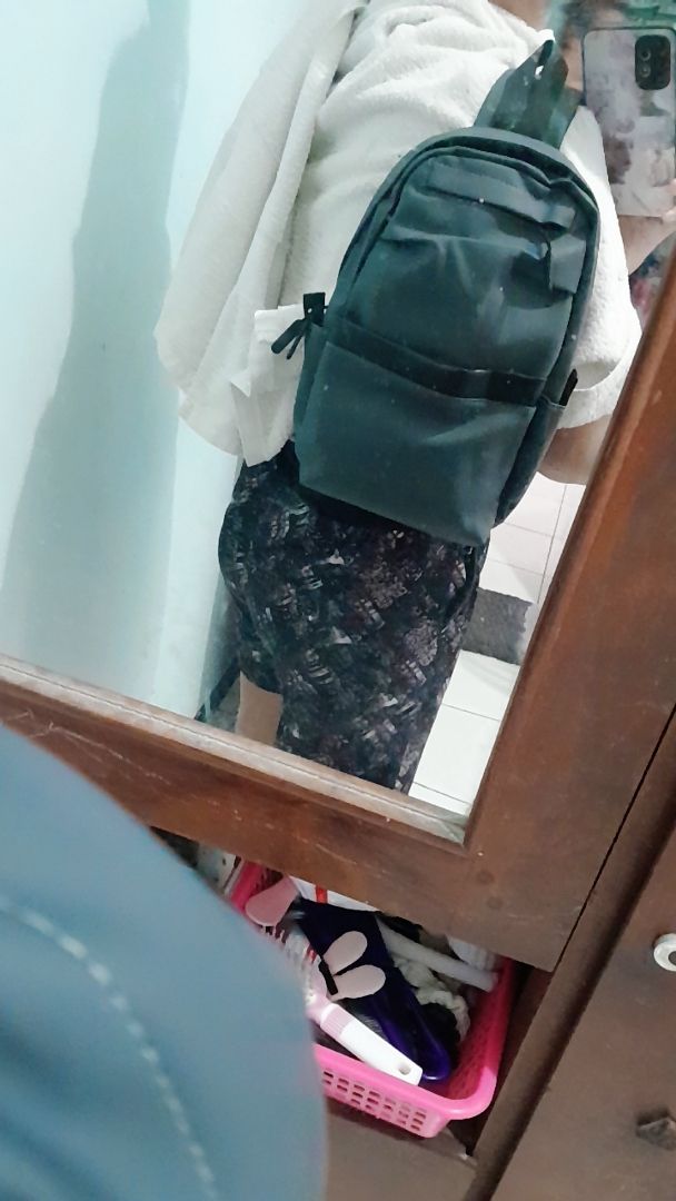 5. Freeknight Tas Selempang Pria Tas Slempang Bahu Pria Wanita Ringan Anti Air Sling Bag Travel Pouch Hitam TS610 - Foto ulasan pembeli