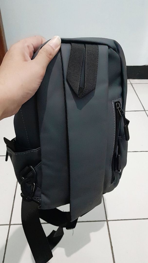 5. Freeknight Tas Selempang Pria Tas Slempang Bahu Pria Wanita Ringan Anti Air Sling Bag Travel Pouch Hitam TS610 - Foto ulasan pembeli