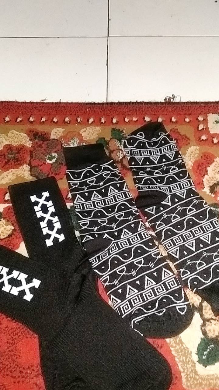 Foto ulasan pembeli mrizkyd14, varian TRIBAL VI, OFF WHITE I