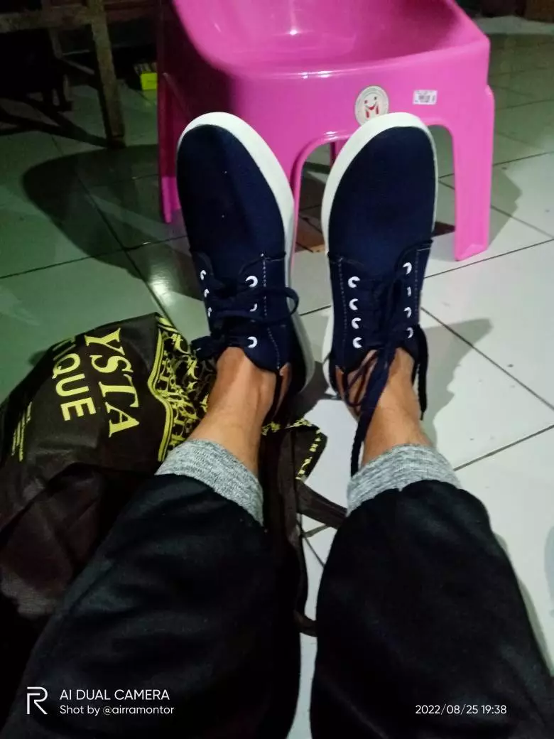 5. Sepatu Kets Denim Unisex Vans Model VD2 dengan Desain Klasik dan Nyaman - Foto ulasan pembeli
