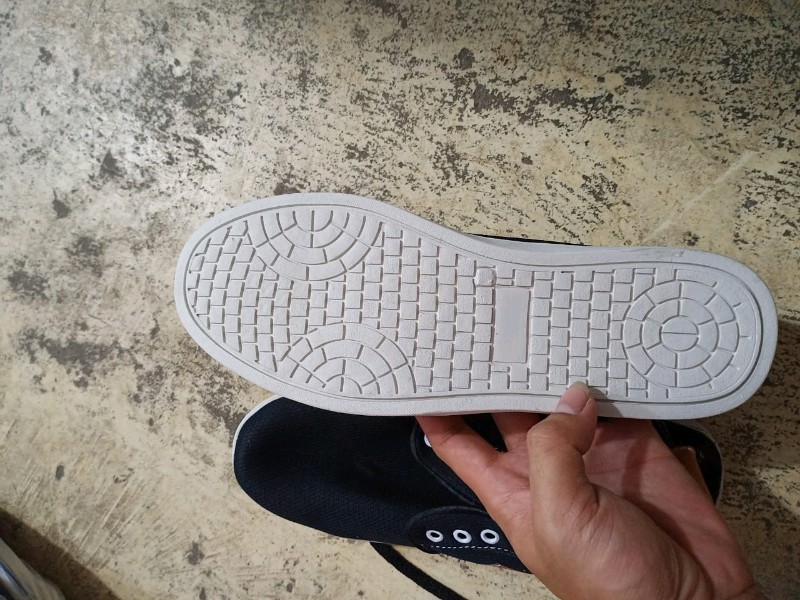5. Sepatu Kets Denim Unisex Vans Model VD2 dengan Desain Klasik dan Nyaman - Foto ulasan pembeli