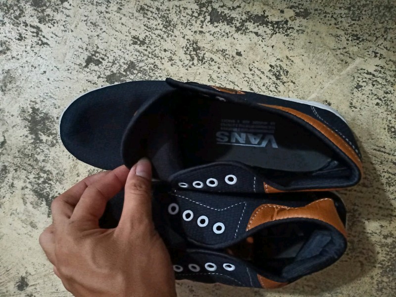 5. Sepatu Kets Denim Unisex Vans Model VD2 dengan Desain Klasik dan Nyaman - Foto ulasan pembeli