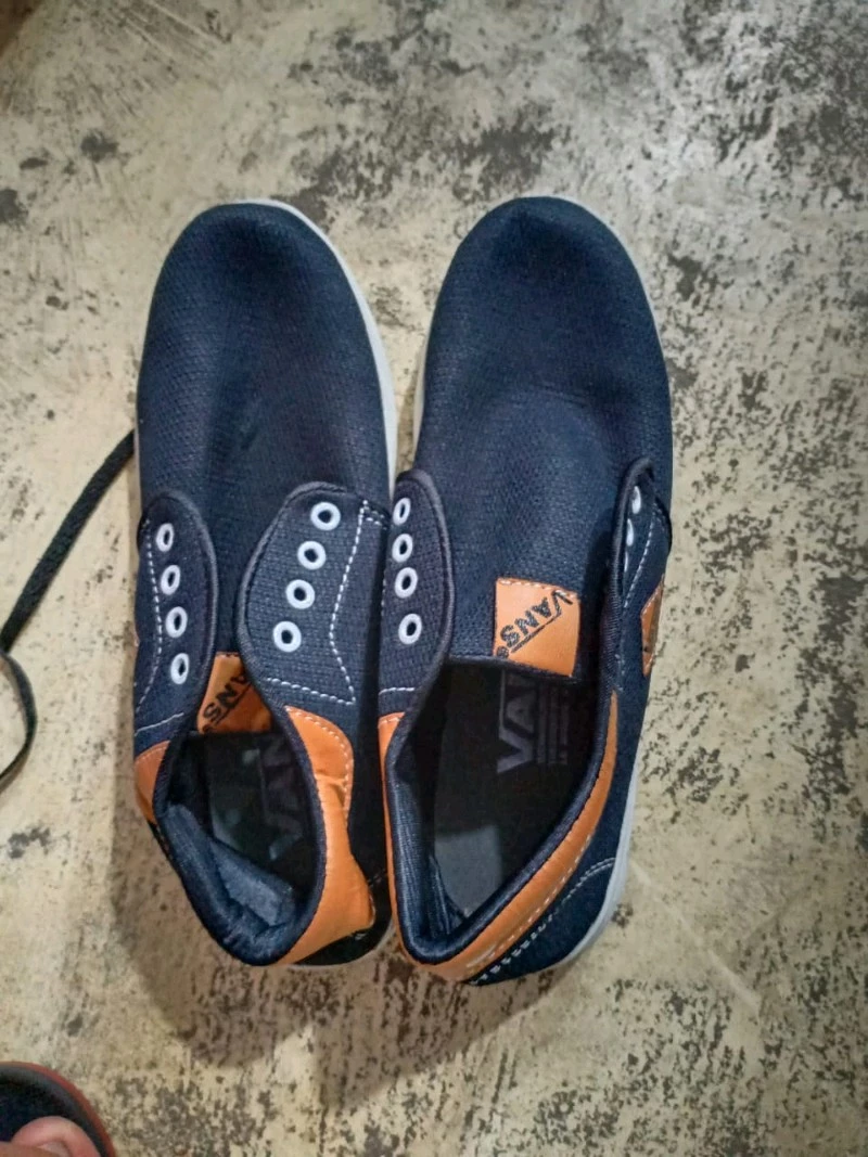 5. Sepatu Kets Denim Unisex Vans Model VD2 dengan Desain Klasik dan Nyaman - Foto ulasan pembeli