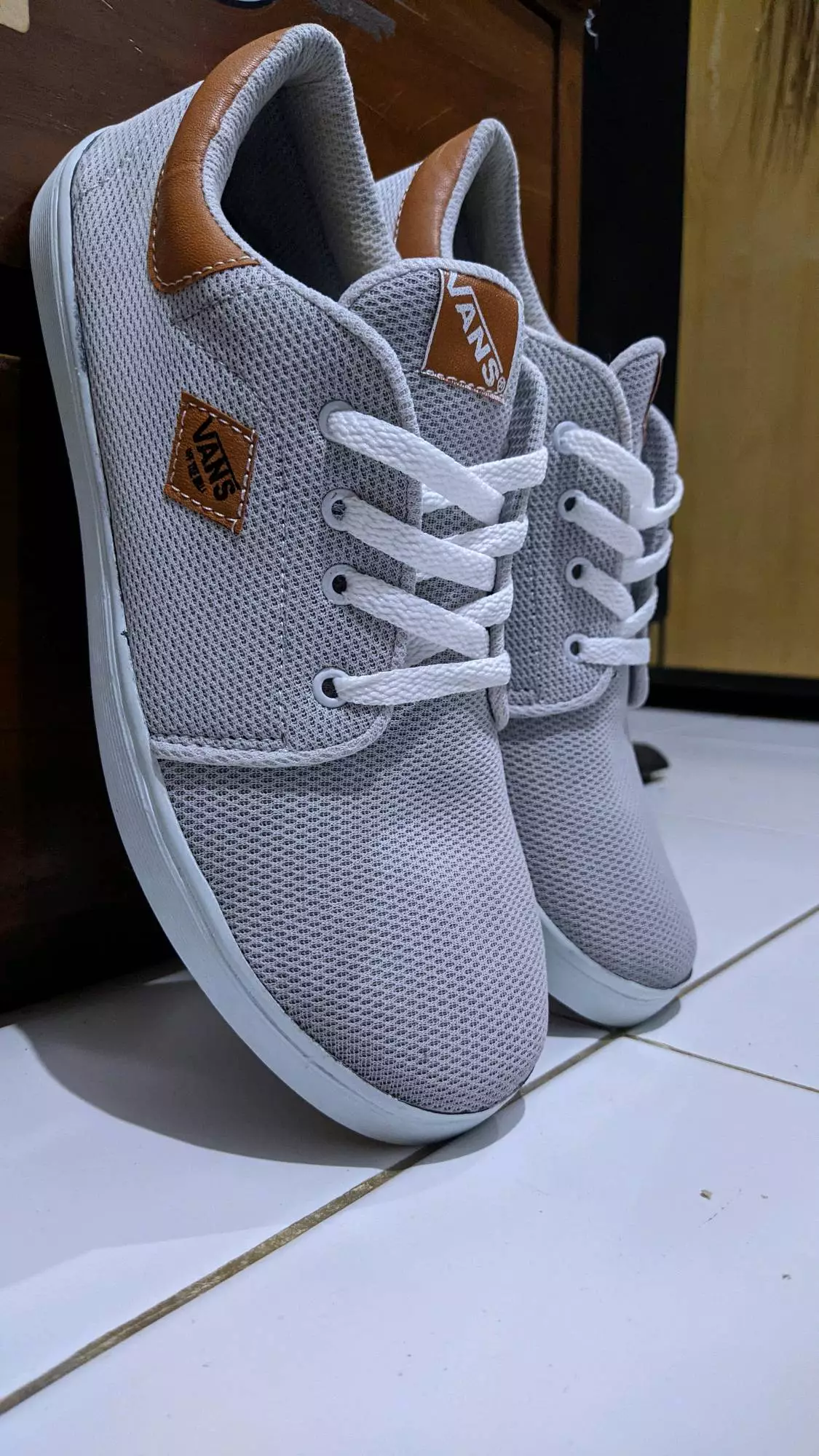 5. Sepatu Kets Denim Unisex Vans Model VD2 dengan Desain Klasik dan Nyaman - Foto ulasan pembeli