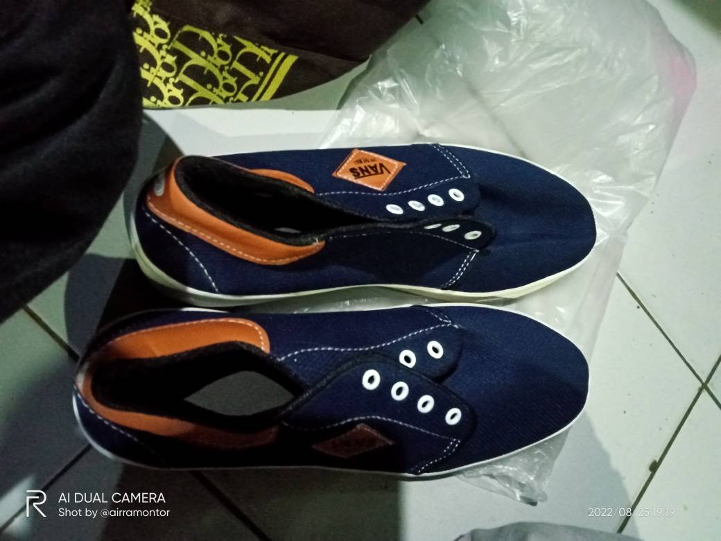 5. Sepatu Kets Denim Unisex Vans Model VD2 dengan Desain Klasik dan Nyaman - Foto ulasan pembeli