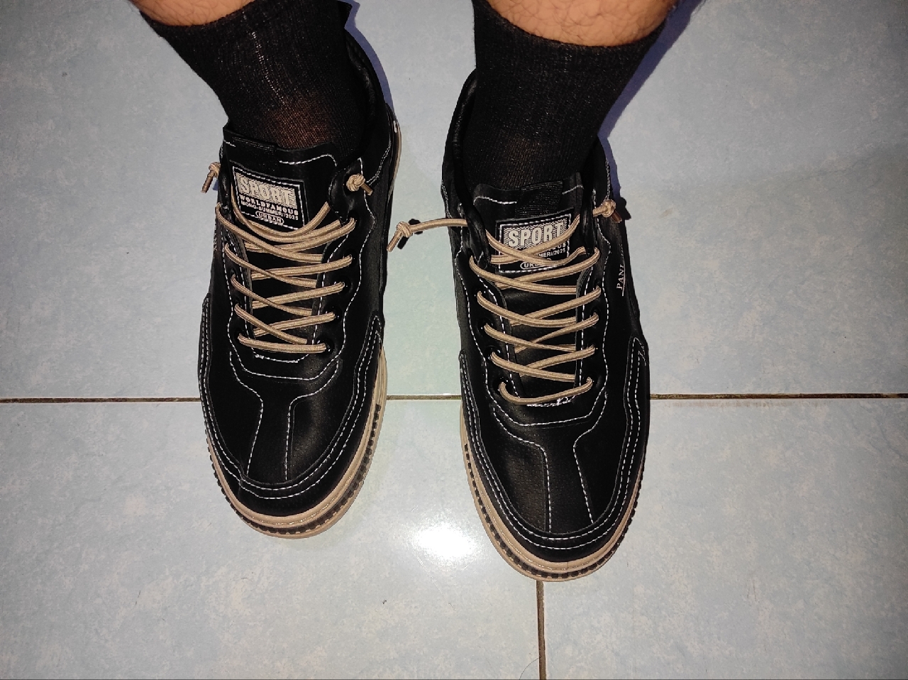 6. Leedoo Sepatu Kerja Pria Casual Outdoor Sneakers Original 100 Kekinian Olahraga Shoes Hitam MC448 - foto 4 dari 10, jerrymarpaung
