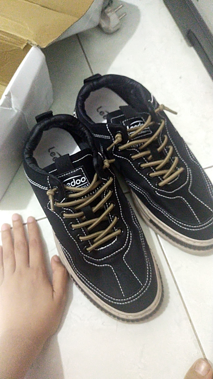 6. Leedoo Sepatu Kerja Pria Casual Outdoor Sneakers Original 100 Kekinian Olahraga Shoes Hitam MC448 - foto 10 dari 10, jerrymarpaung