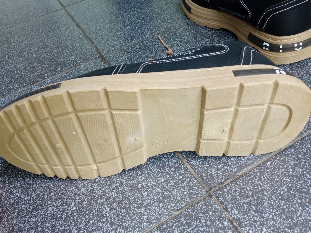 6. Leedoo Sepatu Kerja Pria Casual Outdoor Sneakers Original 100 Kekinian Olahraga Shoes Hitam MC448 - Foto ulasan pembeli