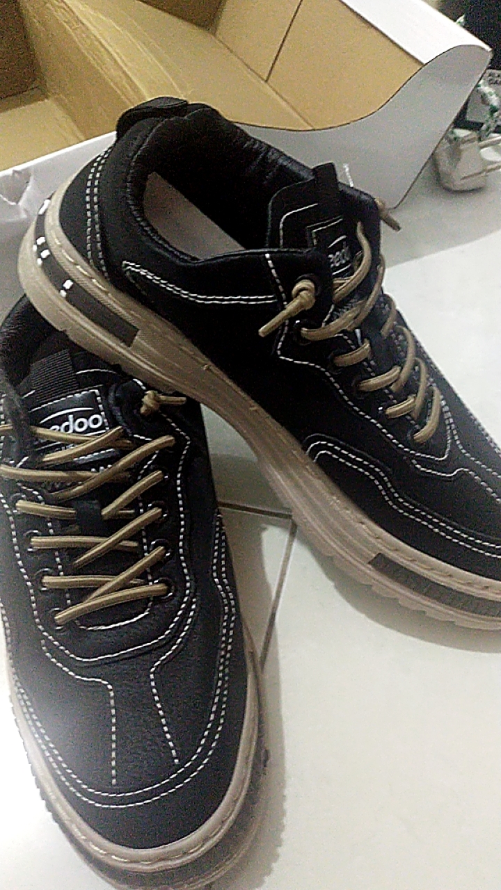 6. Leedoo Sepatu Kerja Pria Casual Outdoor Sneakers Original 100 Kekinian Olahraga Shoes Hitam MC448 - Foto ulasan pembeli