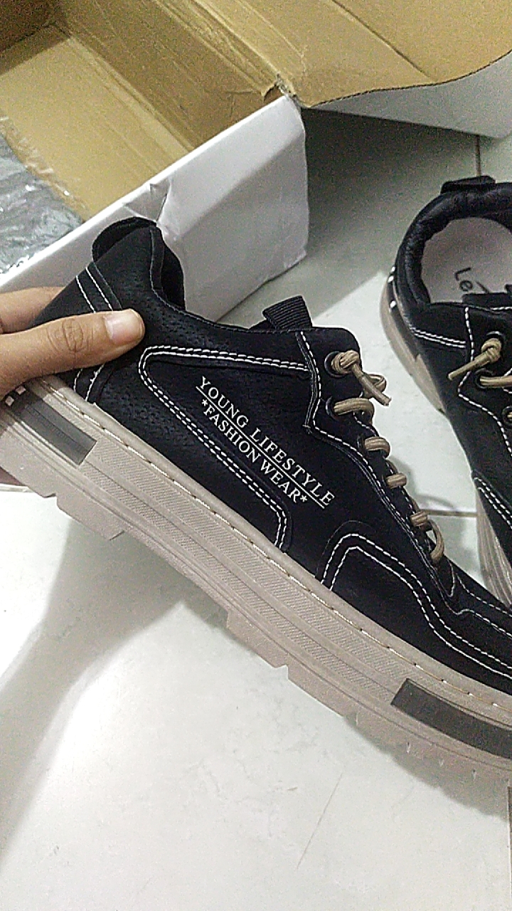 6. Leedoo Sepatu Kerja Pria Casual Outdoor Sneakers Original 100 Kekinian Olahraga Shoes Hitam MC448 - Foto ulasan pembeli