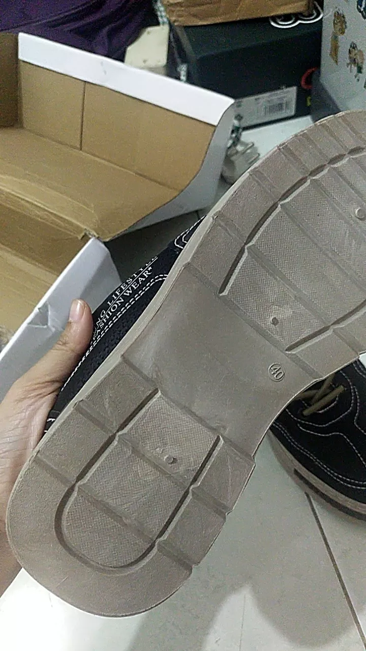 6. Leedoo Sepatu Kerja Pria Casual Outdoor Sneakers Original 100 Kekinian Olahraga Shoes Hitam MC448 - Foto ulasan pembeli