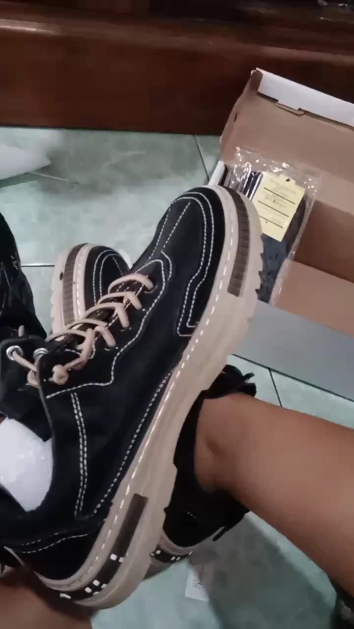 6. Leedoo Sepatu Kerja Pria Casual Outdoor Sneakers Original 100 Kekinian Olahraga Shoes Hitam MC448 - Foto ulasan pembeli