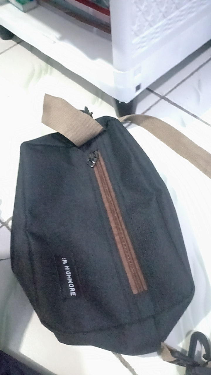 7. Tas Selempang Pria Highmore Original Casual - foto 4 dari 10