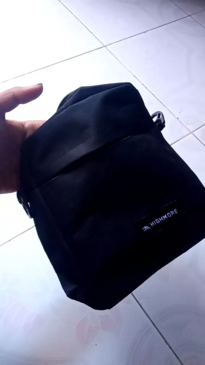 7. Tas Selempang Pria Highmore Original Casual - Foto ulasan pembeli