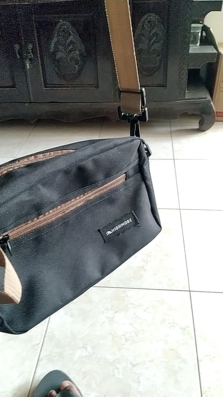 7. Tas Selempang Pria Highmore Original Casual - Foto ulasan pembeli