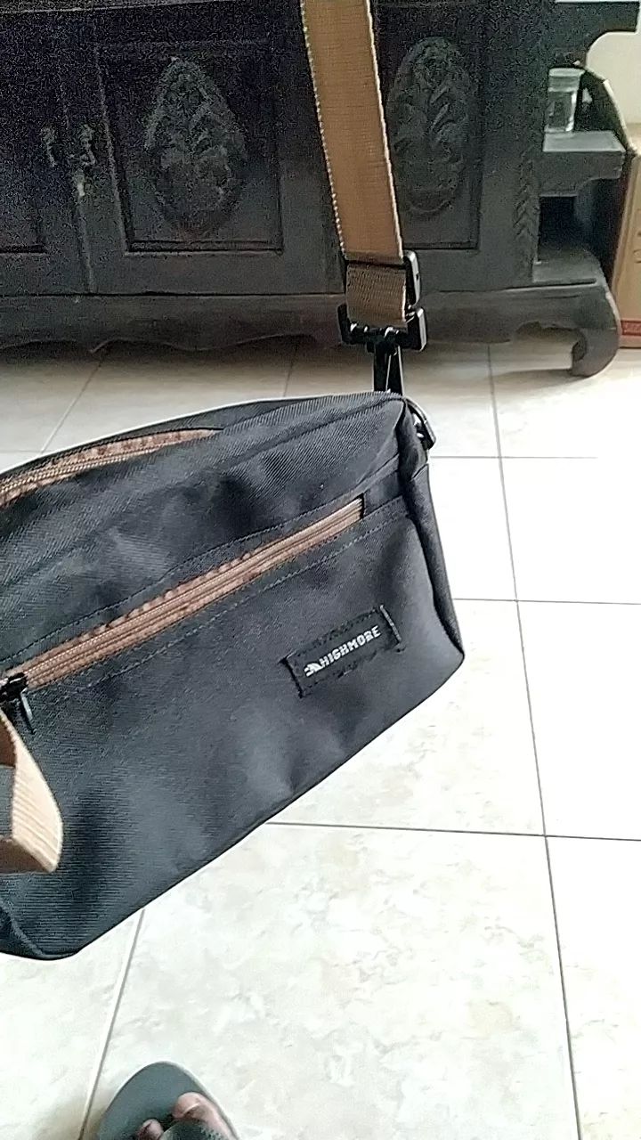 7. Tas Selempang Pria Highmore Original Casual - Foto ulasan pembeli