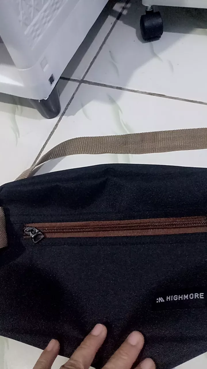 7. Tas Selempang Pria Highmore Original Casual - Foto ulasan pembeli