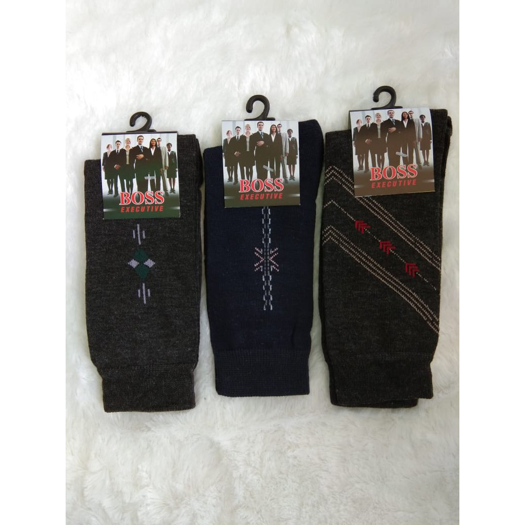 8. Kaos Kaki Kantor Casual
