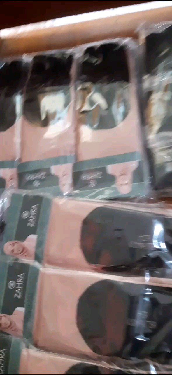 Foto ulasan pembeli t*****1, varian corak warna random