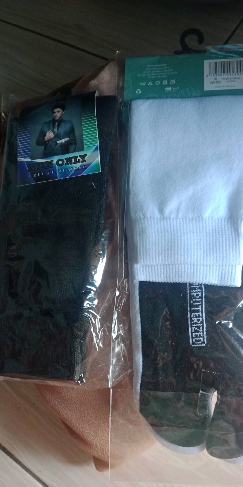 Foto ulasan pembeli feryantohermandani, varian hitam polos