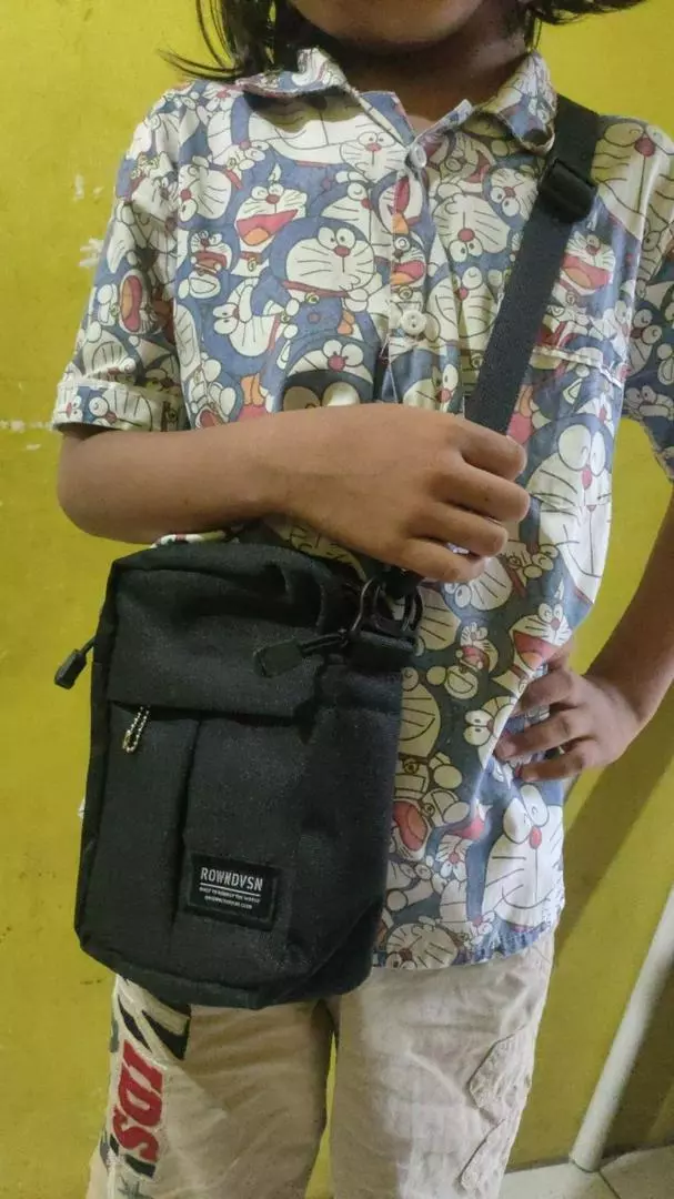 8. Rown Division Sling Bag || Paquito Hitam Tas Selempang - Foto ulasan pembeli