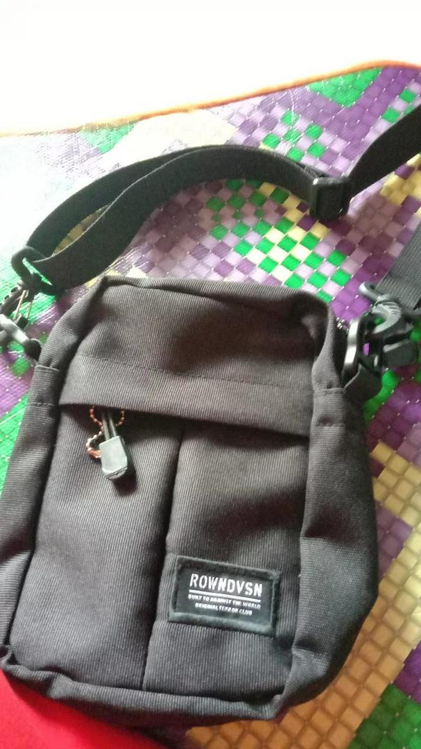 8. Rown Division Sling Bag || Paquito Hitam Tas Selempang - Foto ulasan pembeli