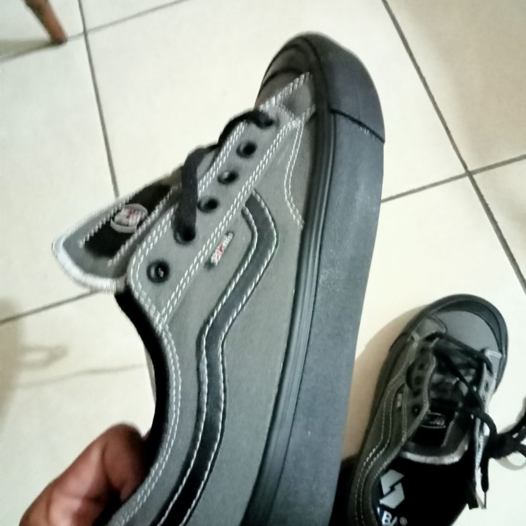 8. SABA Veloz Grey Black - Sepatu Sneakers Casual Pria Wanita | Simple, Nyaman & Kekinian VLZ 20 - foto 3 dari 10, .hisyam_