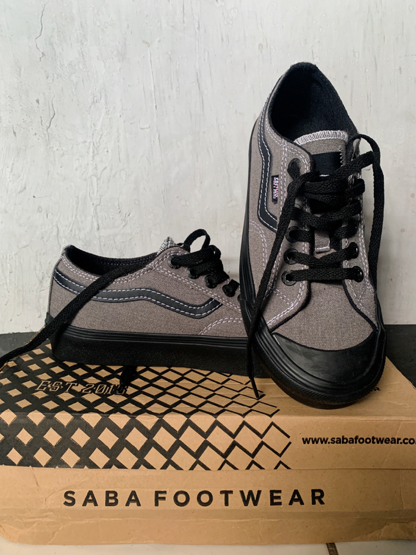8. SABA Veloz Grey Black - Sepatu Sneakers Casual Pria Wanita | Simple, Nyaman & Kekinian VLZ 20 - Foto ulasan pembeli