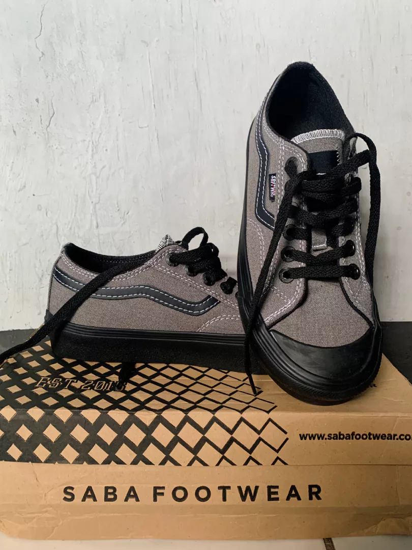 8. SABA Veloz Grey Black - Sepatu Sneakers Casual Pria Wanita | Simple, Nyaman & Kekinian VLZ 20 - Foto ulasan pembeli