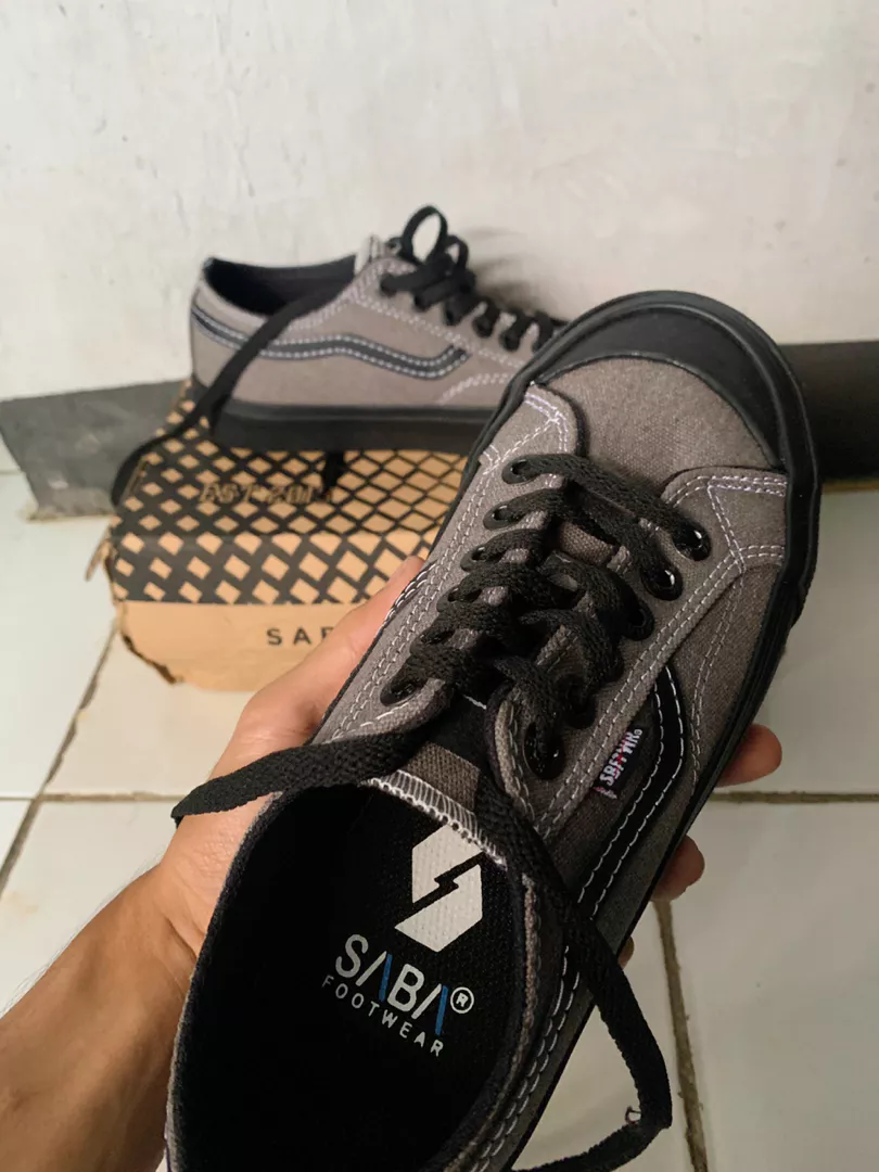 8. SABA Veloz Grey Black - Sepatu Sneakers Casual Pria Wanita | Simple, Nyaman & Kekinian VLZ 20 - Foto ulasan pembeli