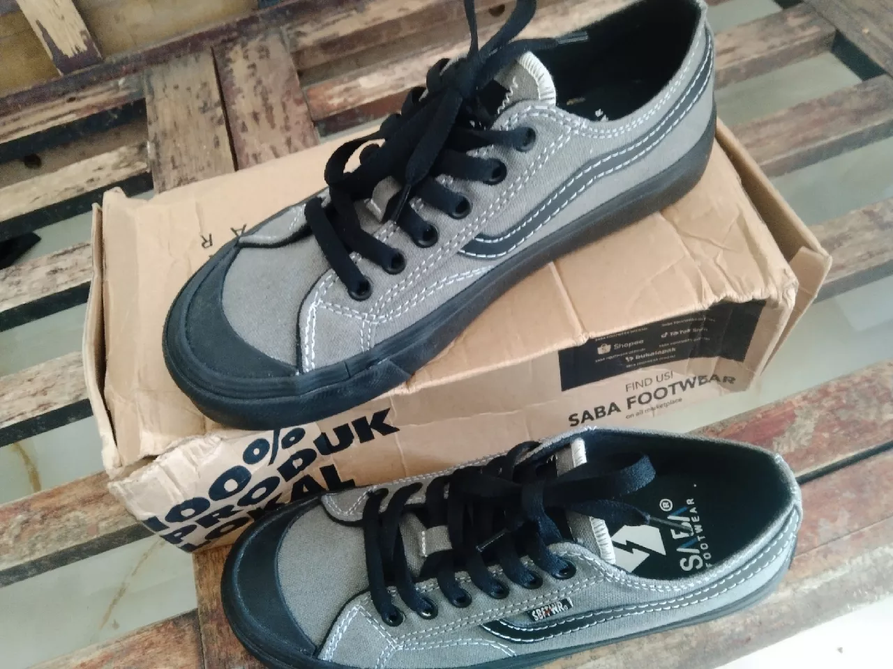 8. SABA Veloz Grey Black - Sepatu Sneakers Casual Pria Wanita | Simple, Nyaman & Kekinian VLZ 20 - Foto ulasan pembeli