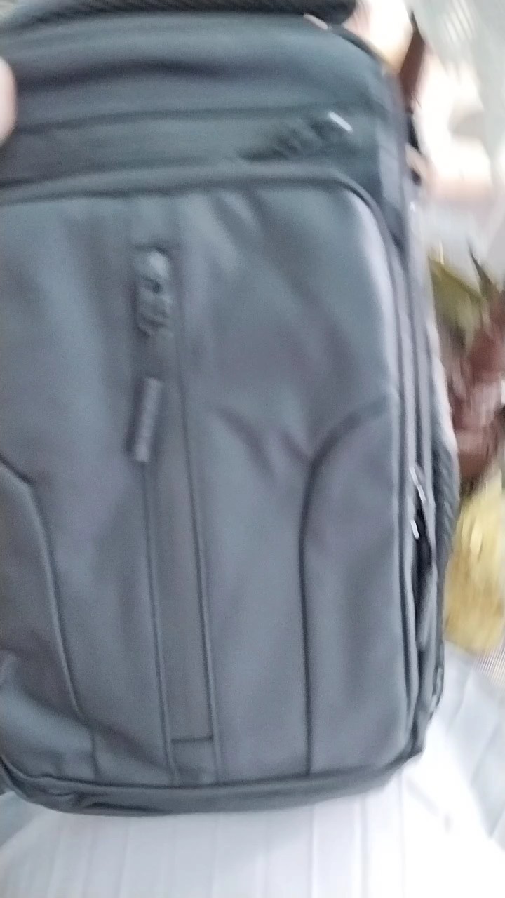 9. Freeknight Tas Selempang Travel USB Port Sling Bag Tas Slempang Pria Keren Multifungsi Cross Body Bag TS718 - Foto ulasan pembeli